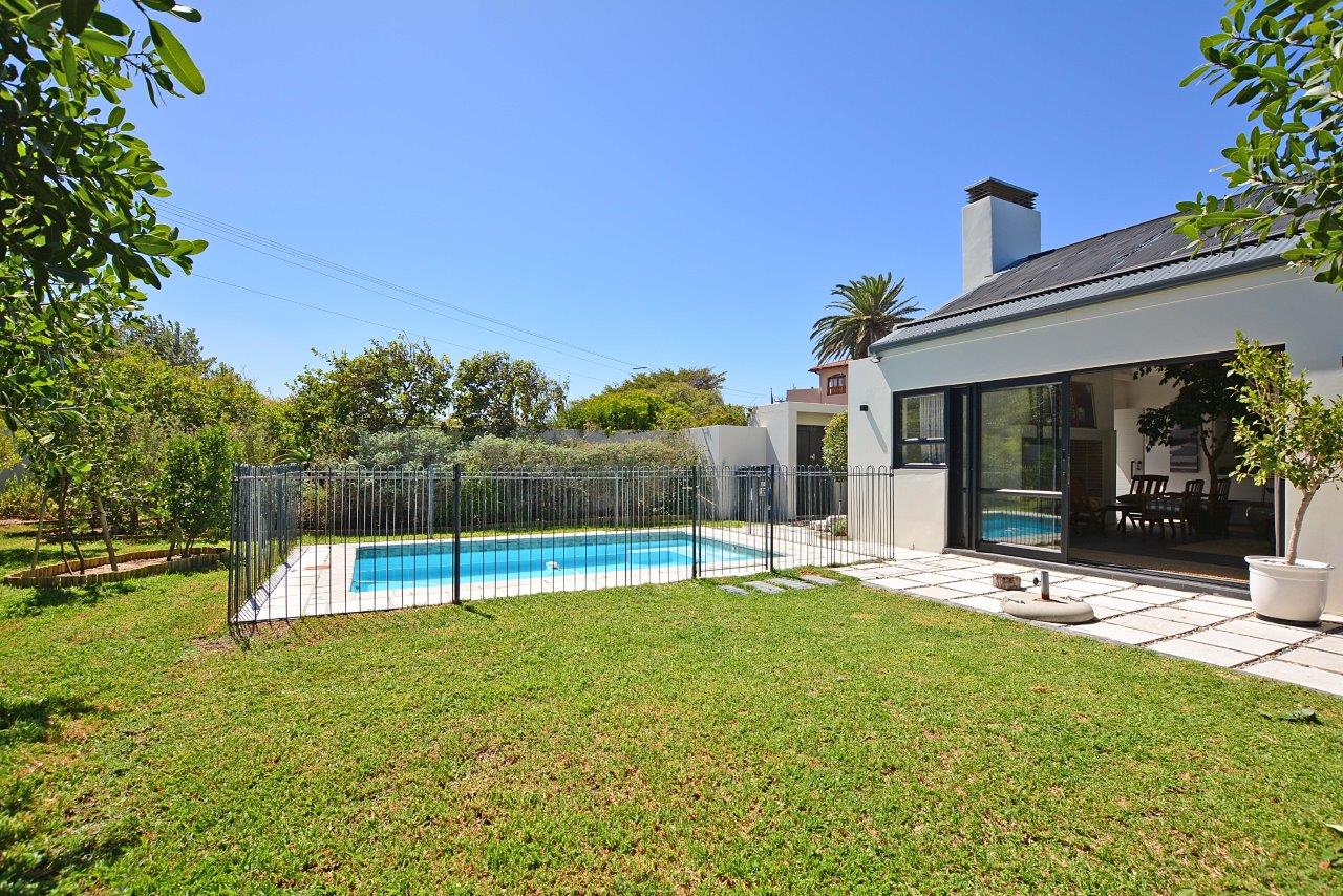5 Bedroom Property for Sale in Waves Edge Western Cape